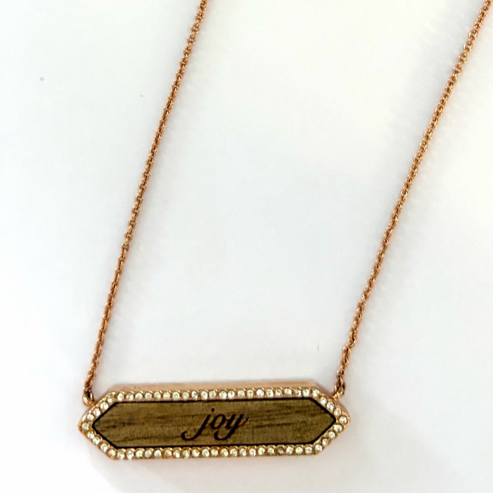 Stella & Dot Necklace “Joy”Engraved Bar Rose gold with engraved wood Rhinestones